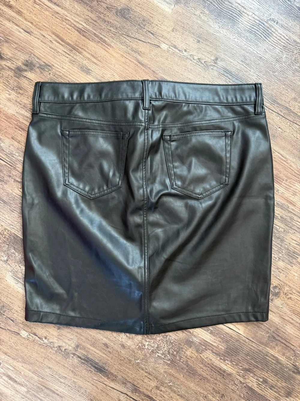 Torrid Mini Faux Leather 5 Pocket Skirt Deep Black Size 12 NWT